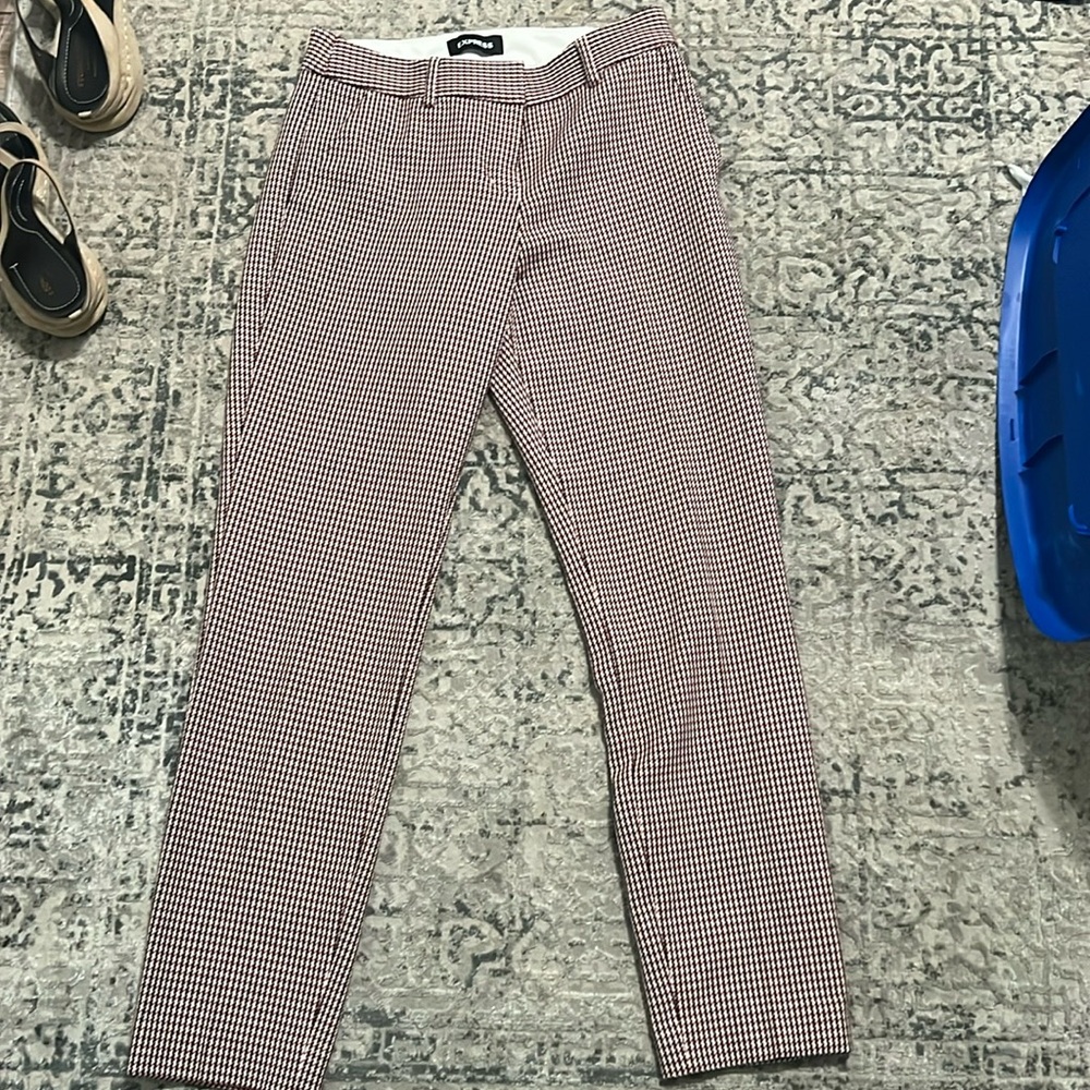 Express columnist ankle pants size 2. 28 in inseam